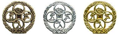 Drei Medaillen des DOSB in Gold, Silber und Bronze, umgeben von einem Kranz mit sportlichen Symbolen.